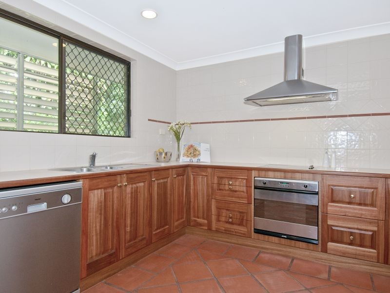 85 Oxley Drive, Paradise Point QLD 4216