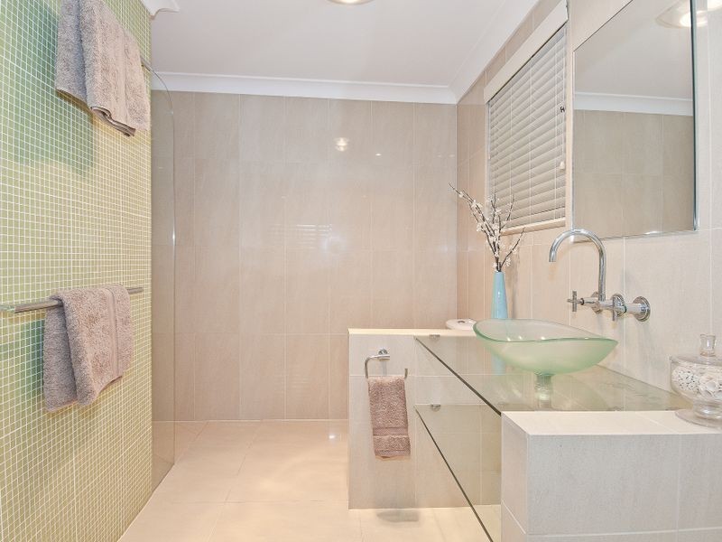 85 Oxley Drive, Paradise Point QLD 4216