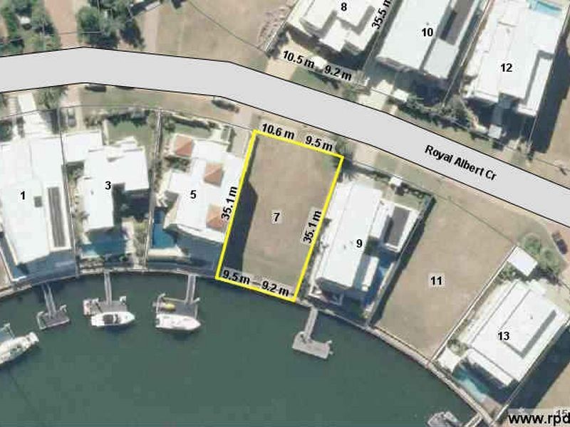 7 Royal Albert Crescent, Sovereign Islands QLD 4216