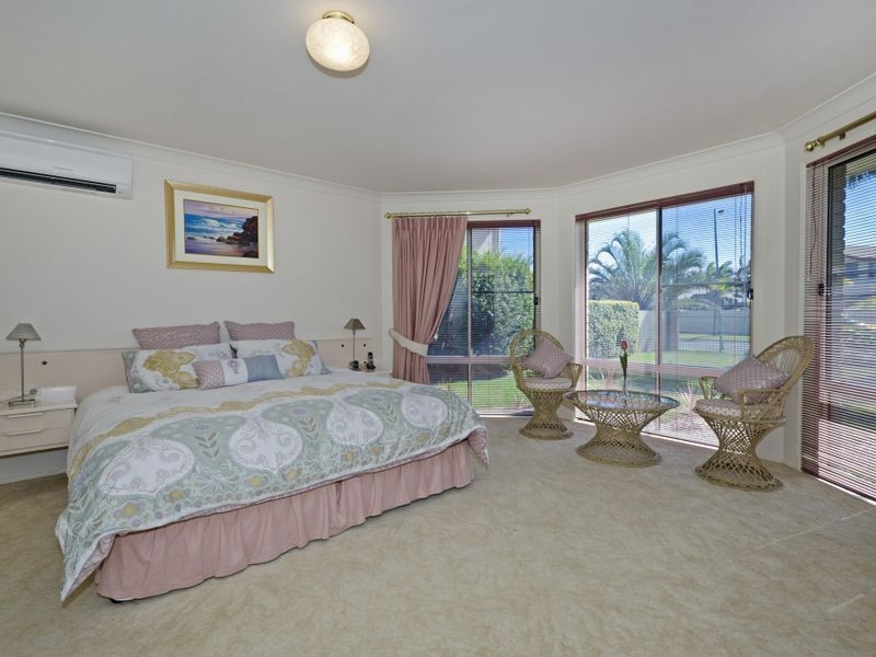 155 Pebble Beach Drive, Runaway Bay QLD 4216