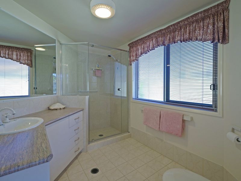 155 Pebble Beach Drive, Runaway Bay QLD 4216