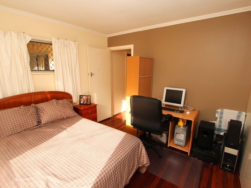 1 Fiona Street, Biggera Waters QLD 4216