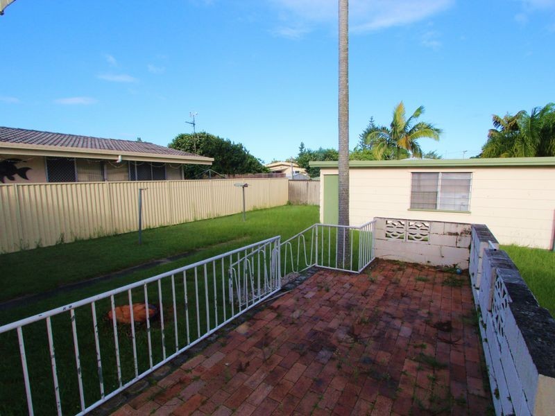 1 Fiona Street, Biggera Waters QLD 4216