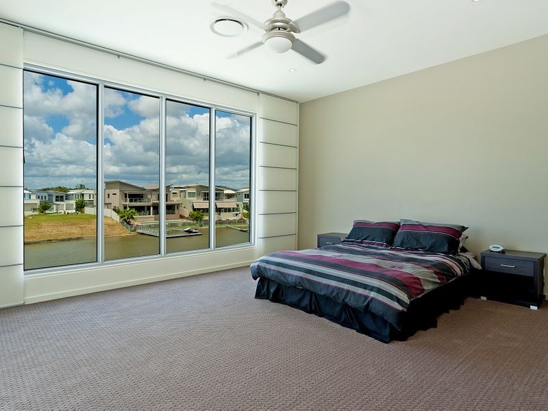 31 Harbourvue Court, Helensvale QLD 4212