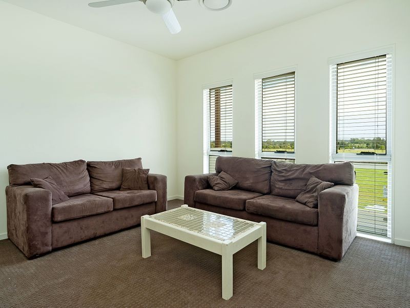 31 Harbourvue Court, Helensvale QLD 4212