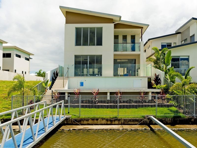 31 Harbourvue Court, Helensvale QLD 4212