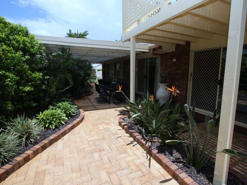 15 Midnight Court, Runaway Bay QLD 4216