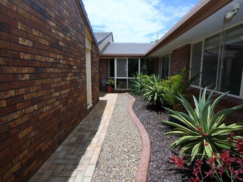 15 Midnight Court, Runaway Bay QLD 4216