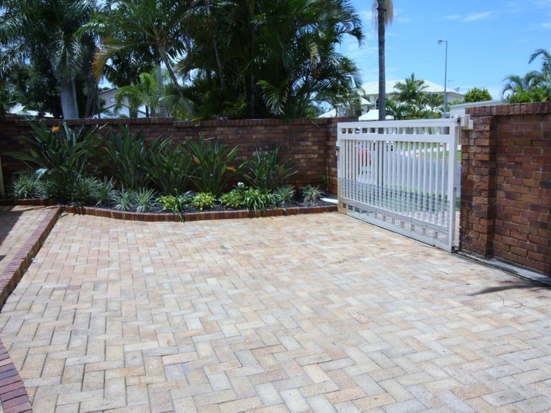 15 Midnight Court, Runaway Bay QLD 4216