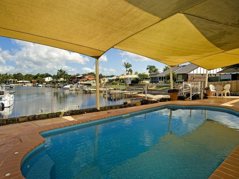 13 Walter Raleigh Crescent, Hollywell QLD 4216
