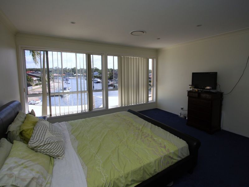 13 Walter Raleigh Crescent, Hollywell QLD 4216