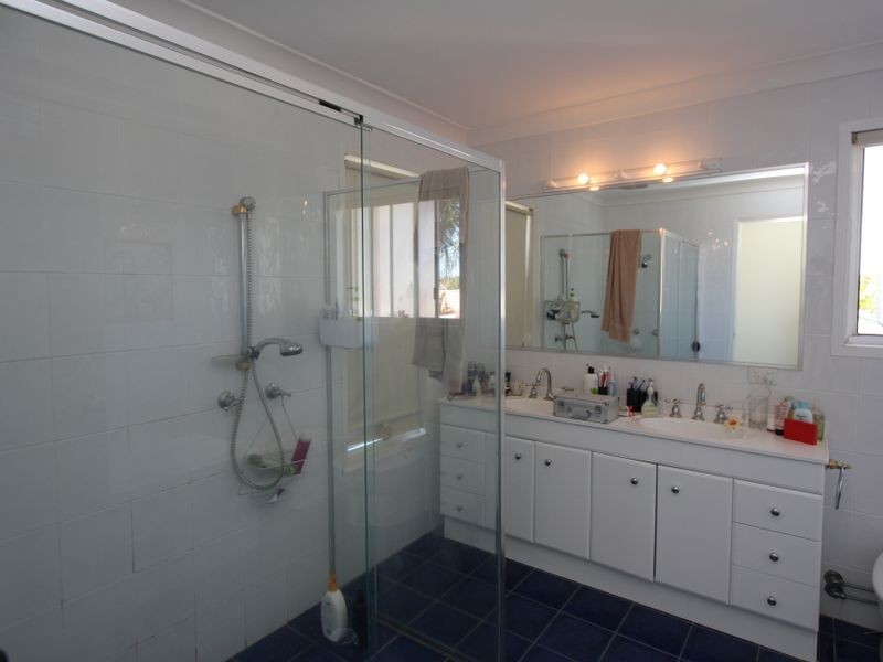 13 Walter Raleigh Crescent, Hollywell QLD 4216