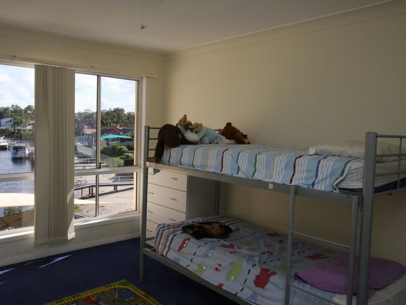 13 Walter Raleigh Crescent, Hollywell QLD 4216