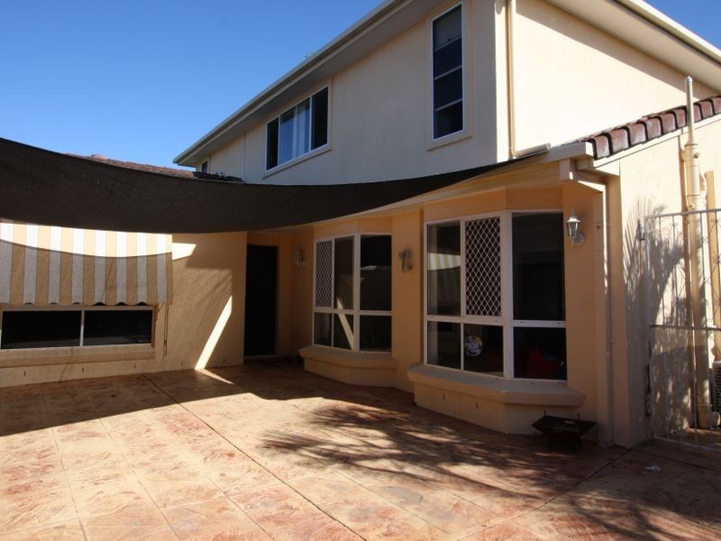 13 Walter Raleigh Crescent, Hollywell QLD 4216