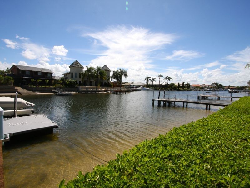 348 Bayview Street, Hollywell QLD 4216