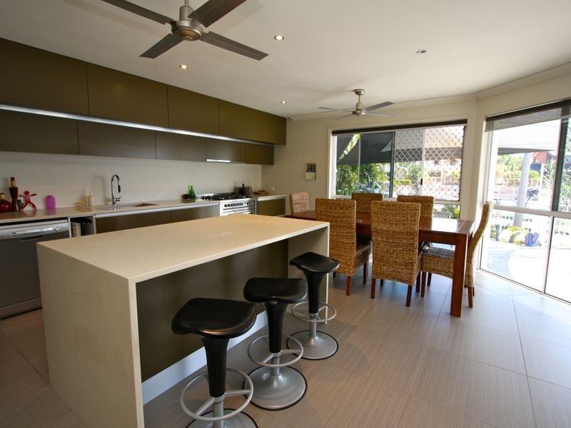 348 Bayview Street, Hollywell QLD 4216