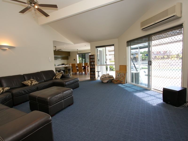 348 Bayview Street, Hollywell QLD 4216