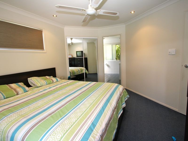 348 Bayview Street, Hollywell QLD 4216