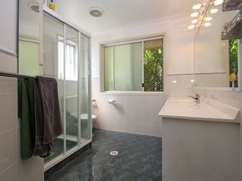 348 Bayview Street, Hollywell QLD 4216