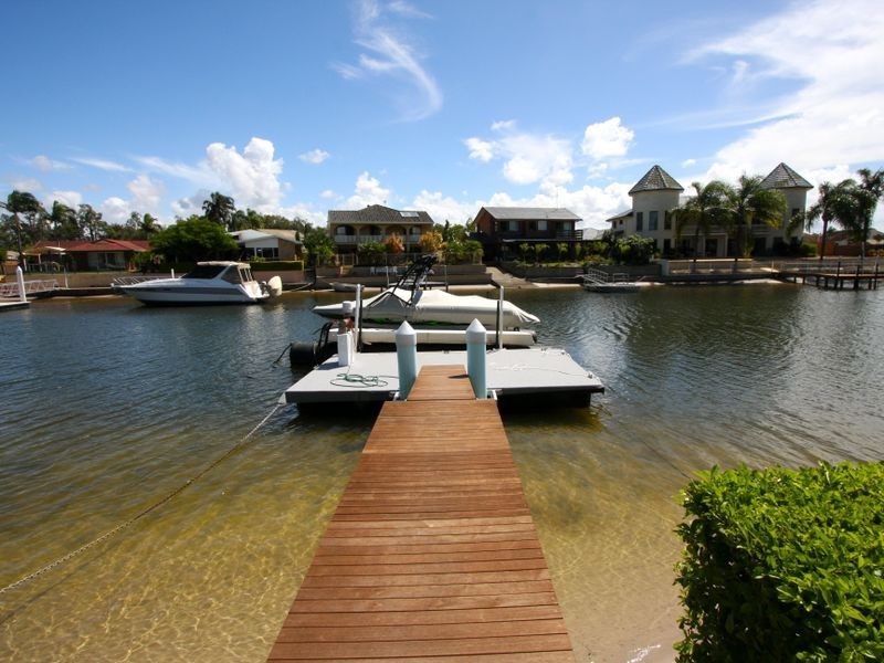 348 Bayview Street, Hollywell QLD 4216