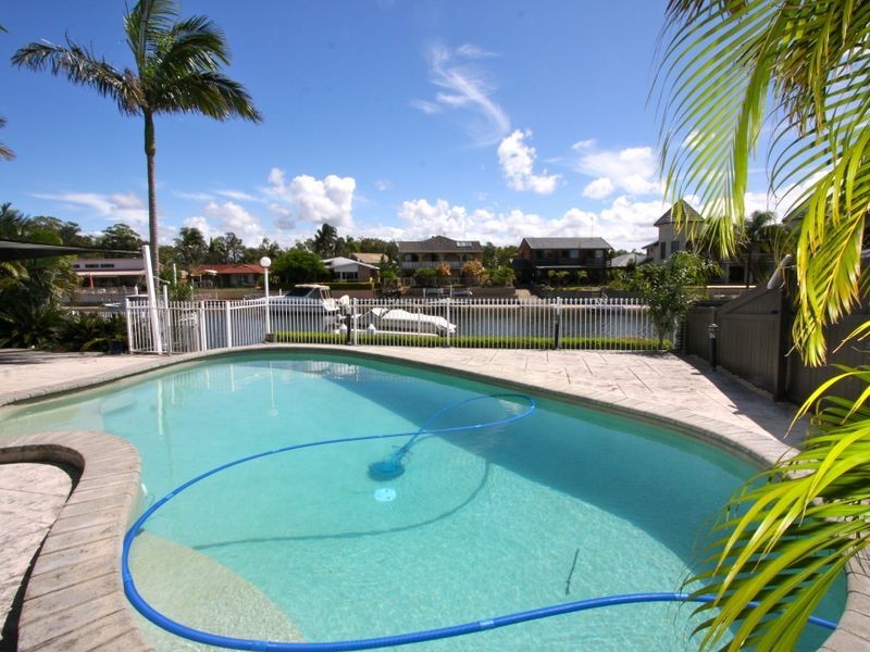 348 Bayview Street, Hollywell QLD 4216