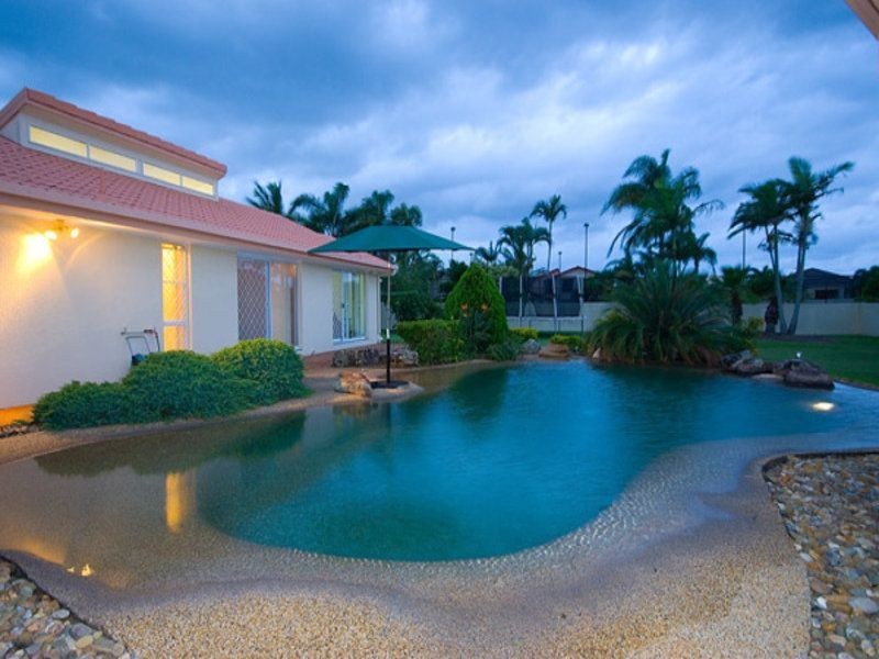 35-37 Midnight Court, Runaway Bay QLD 4216