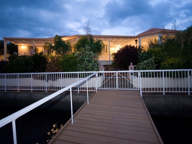 35-37 Midnight Court, Runaway Bay QLD 4216