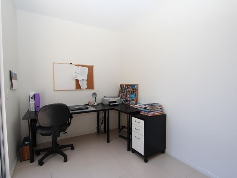 2/8-10 Victor Avenue, Paradise Point QLD 4216