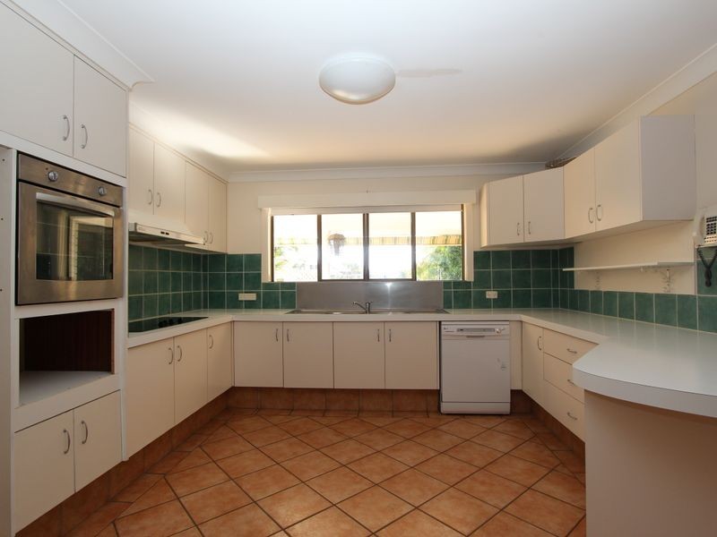 72 O’Grady Drive, Paradise Point QLD 4216