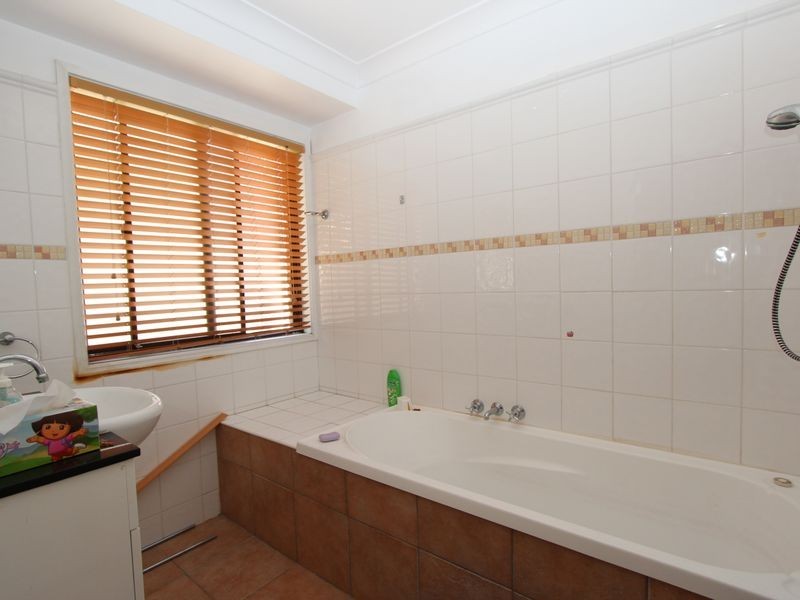 155 Paradise Pde, Hollywell QLD 4216