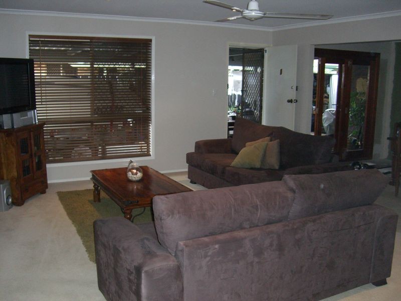 1/23 Eurimbula Court, Paradise Point QLD 4216