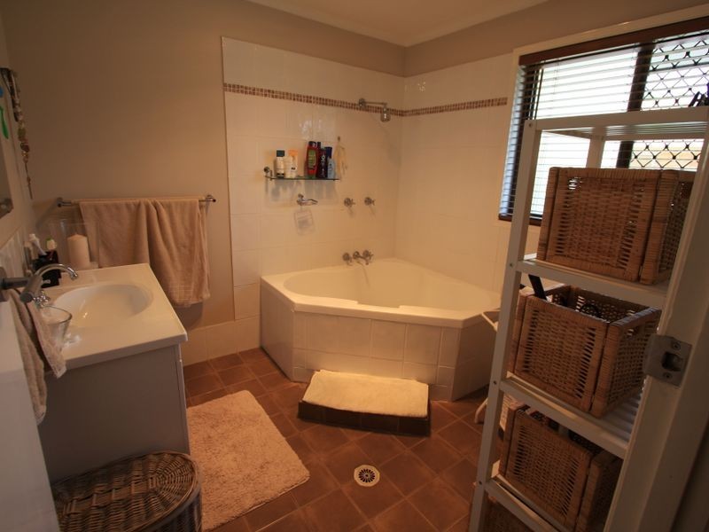 1/23 Eurimbula Court, Paradise Point QLD 4216