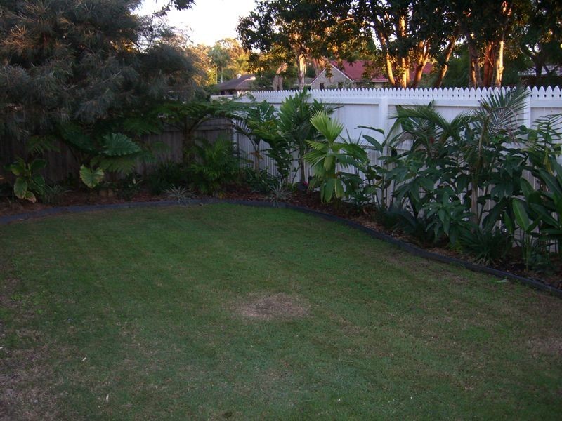 1/23 Eurimbula Court, Paradise Point QLD 4216