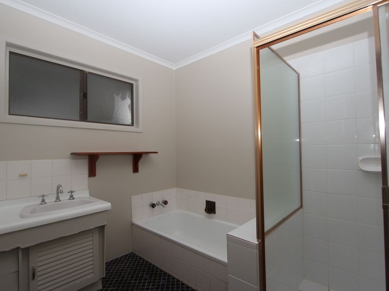 55 Victor Avenue, Paradise Point QLD 4216