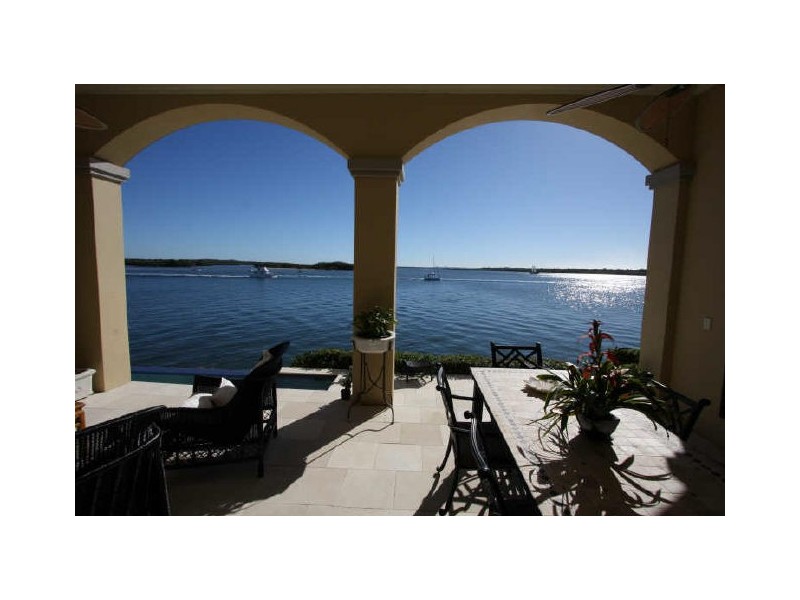 Sovereign Islands QLD 4216