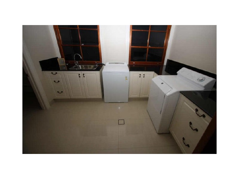 Sovereign Islands QLD 4216