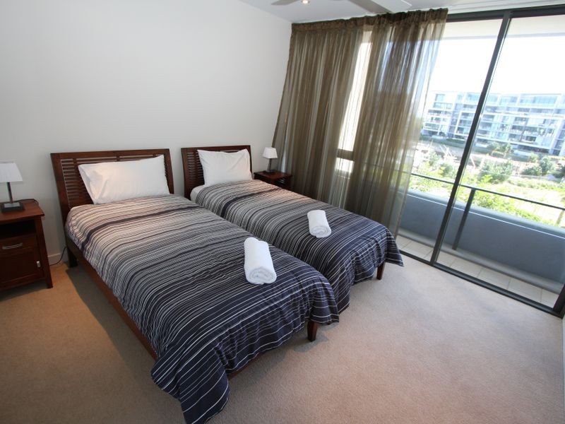 7303/323 Bayview Street, Hollywell QLD 4216