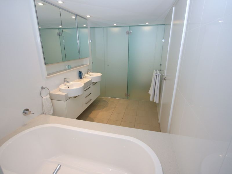 7303/323 Bayview Street, Hollywell QLD 4216