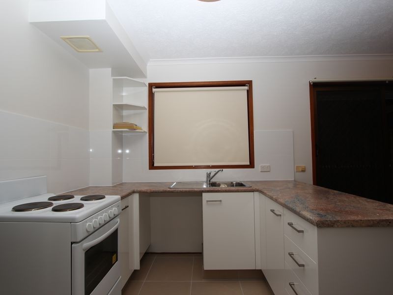 9/19-21 St Kevins Avenue, Benowa QLD 4217