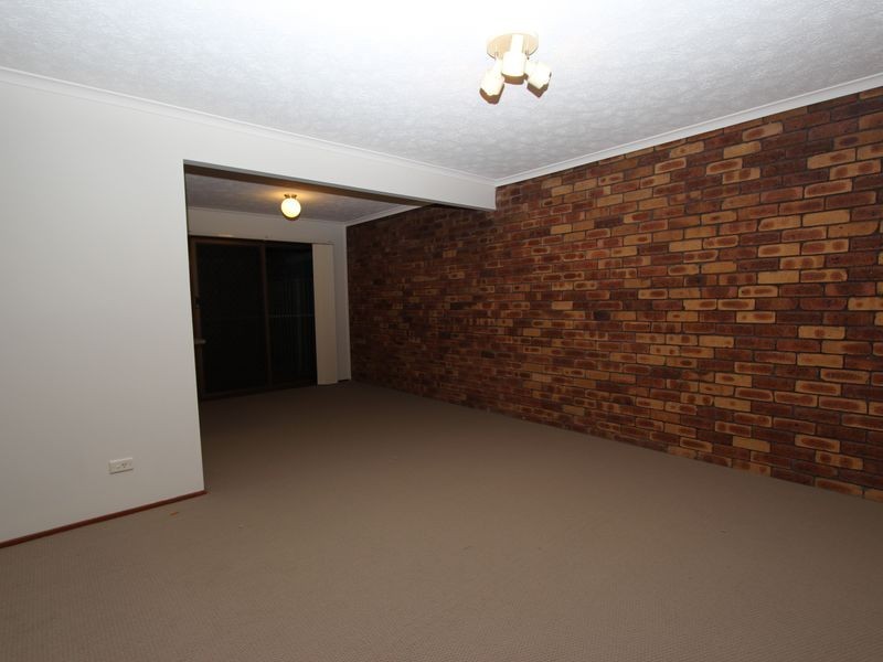 9/19-21 St Kevins Avenue, Benowa QLD 4217