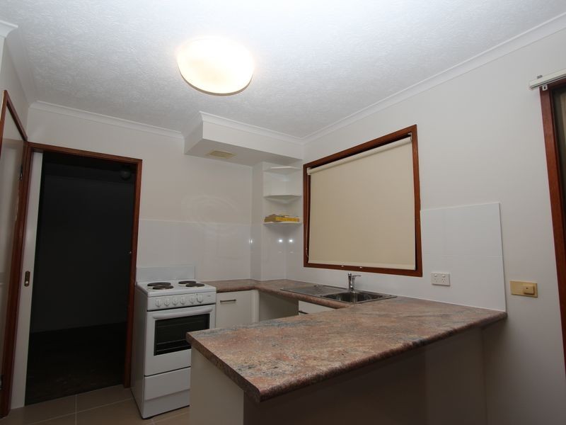 9/19-21 St Kevins Avenue, Benowa QLD 4217