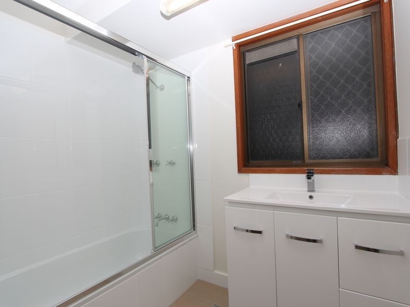 9/19-21 St Kevins Avenue, Benowa QLD 4217