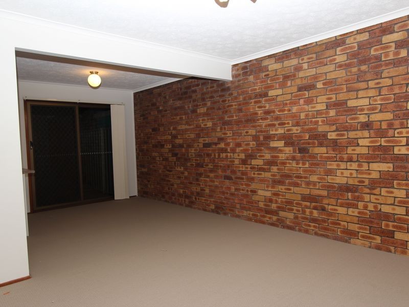 9/19-21 St Kevins Avenue, Benowa QLD 4217