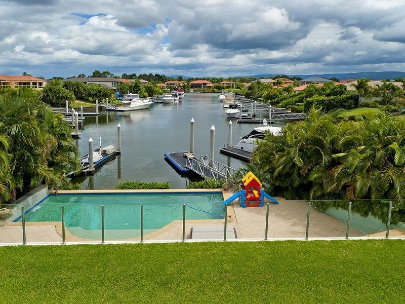 2134 Beaufort Way, Hope Island QLD 4212