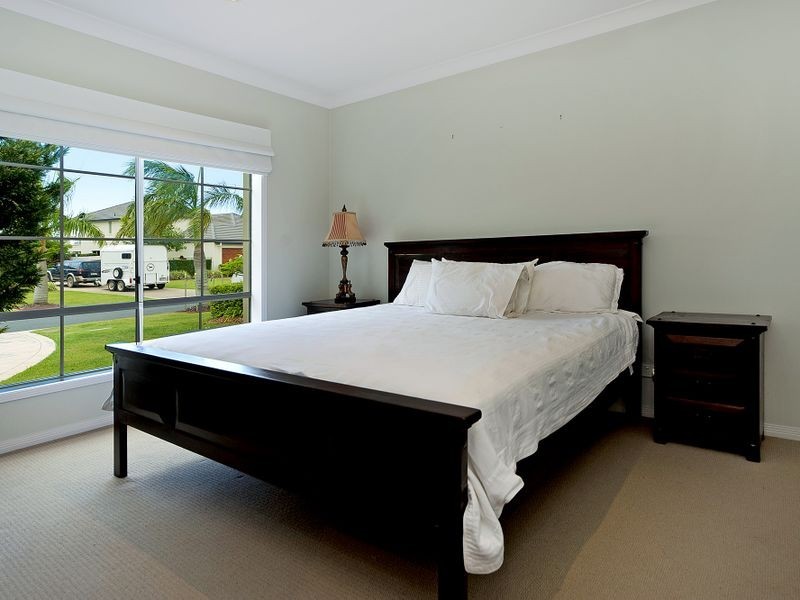 2134 Beaufort Way, Hope Island QLD 4212