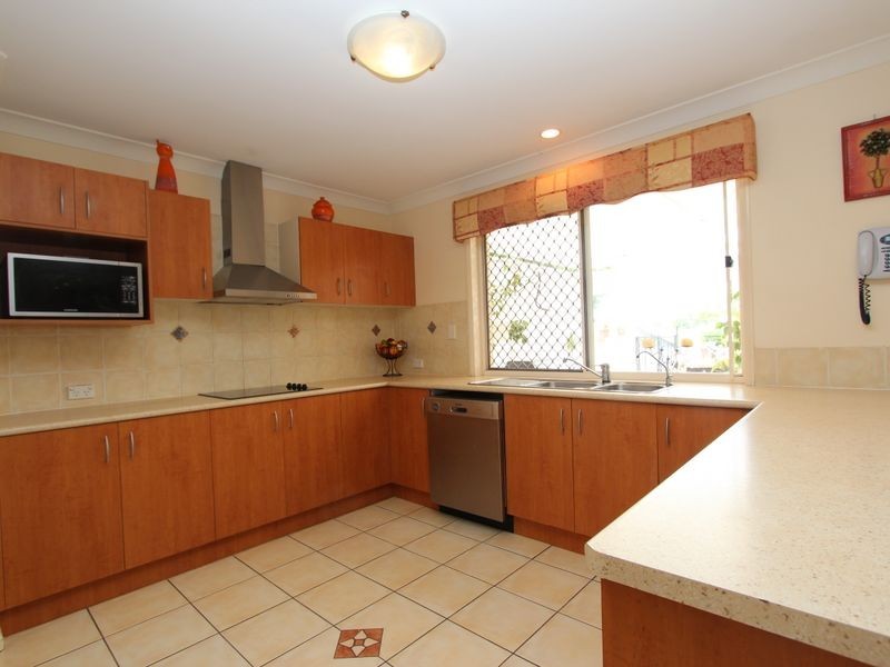 42 Parkwater Terrace, Helensvale QLD 4212