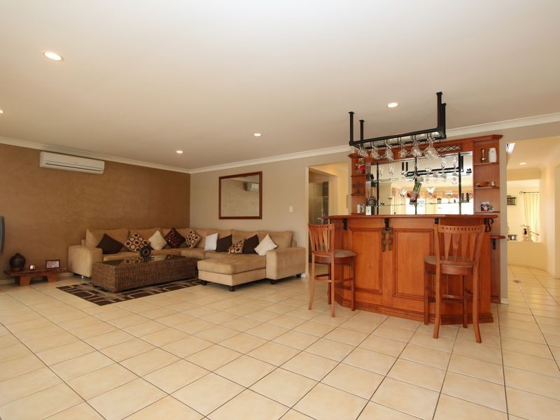 42 Parkwater Terrace, Helensvale QLD 4212