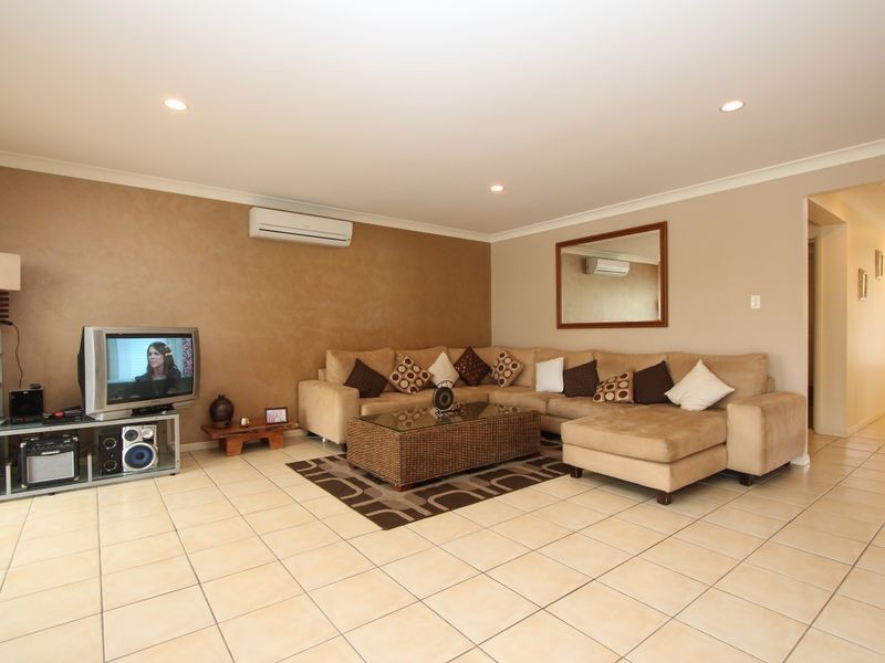 42 Parkwater Terrace, Helensvale QLD 4212