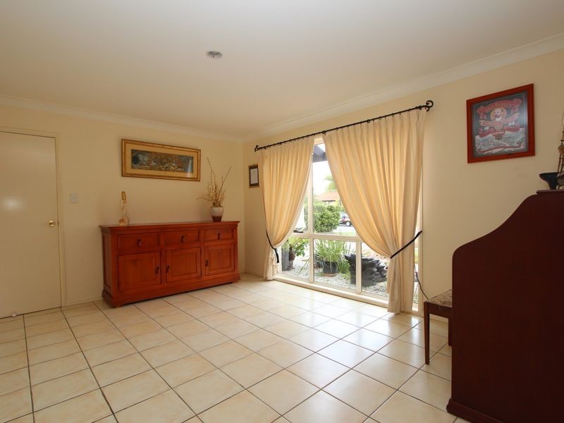 42 Parkwater Terrace, Helensvale QLD 4212