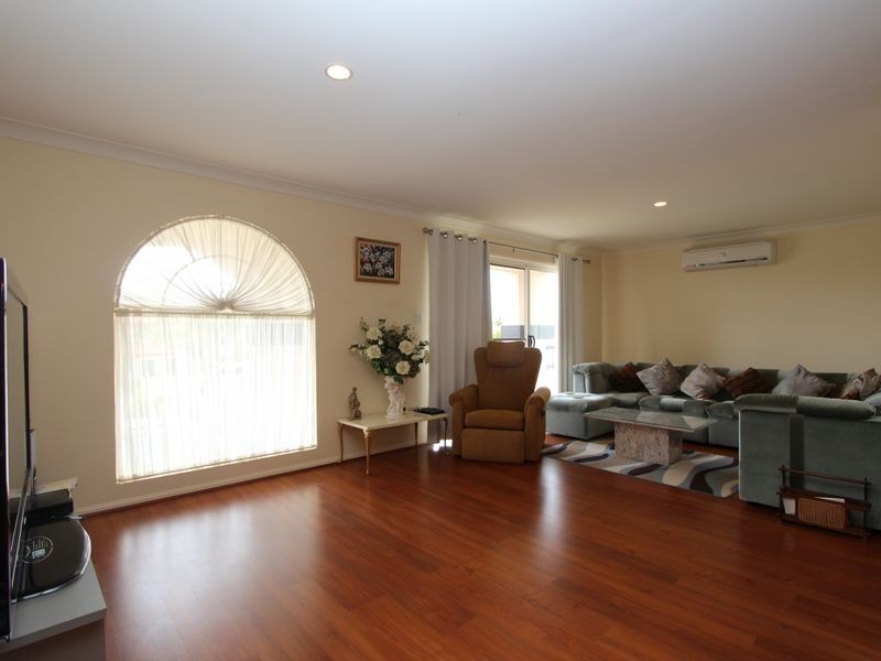 42 Parkwater Terrace, Helensvale QLD 4212